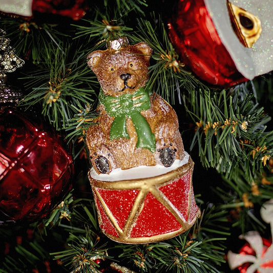 Teddybjørn på tromme med glitter, 6,5x6,5x12 cm