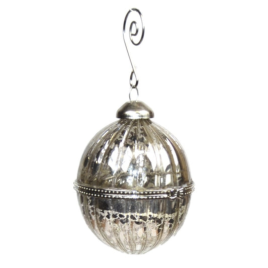 8 cm glaskugle med ornamentering